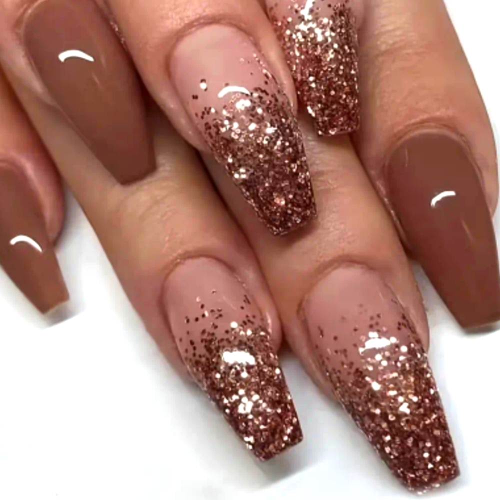 #31 Press On Nails